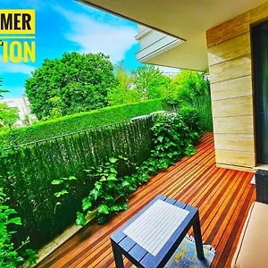 Апартаменты Matsa In Evergreen Complex